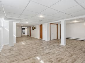 6 Edcris Lane, Huntington NY 11743