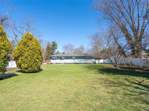 6 Edcris Lane, Huntington NY 11743
