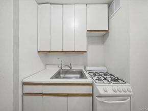 6692 Selfridge Street 4F, Forest Hills NY 11375