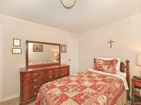 10 Ivy Street 1A, Farmingdale NY 11735