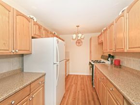 10 Ivy Street 1A, Farmingdale NY 11735
