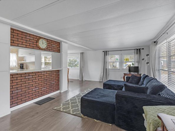 74 Maple St, East Quogue NY 11942