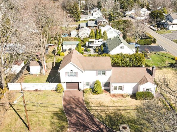 43 Fort Hill Road, Huntington NY 11743