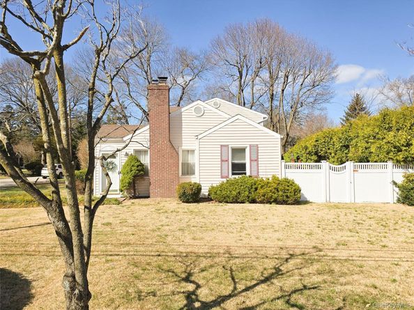 43 Fort Hill Road, Huntington NY 11743