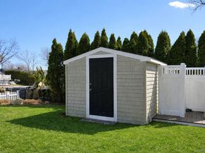 21 Tarpon Road, East Quogue NY 11942