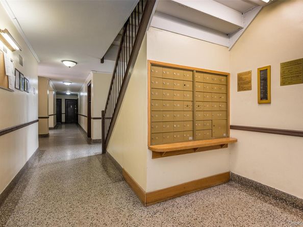 2090 Barnes Avenue 2H, Bronx NY 10462