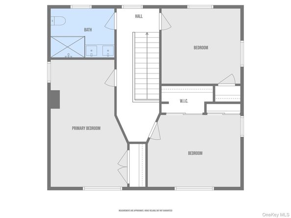 32 Greenport Avenue, Medford NY 11763