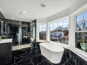 11 Goshen Street, Elmont NY 11003