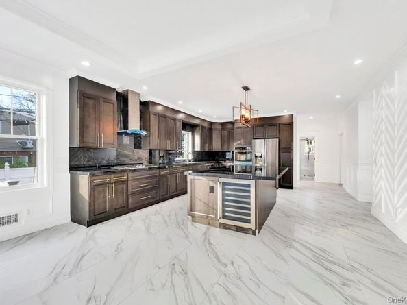 11 Goshen Street, Elmont NY 11003