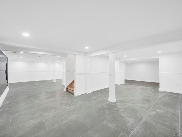 11 Goshen Street, Elmont NY 11003