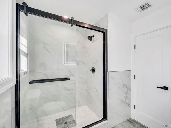 11 Goshen Street, Elmont NY 11003