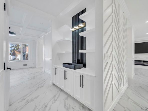 11 Goshen Street, Elmont NY 11003