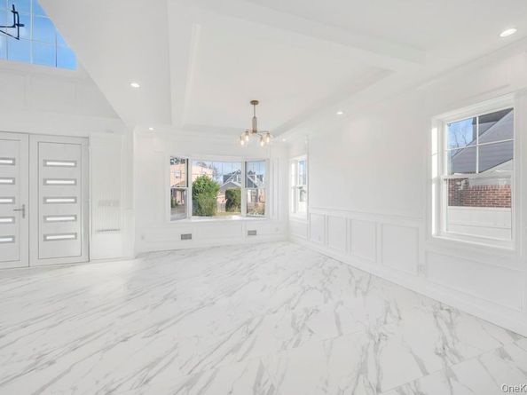 11 Goshen Street, Elmont NY 11003