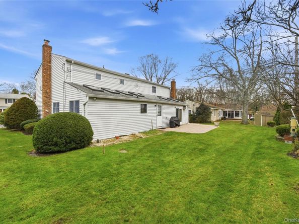 16 Pantzer Street, Smithtown NY 11787