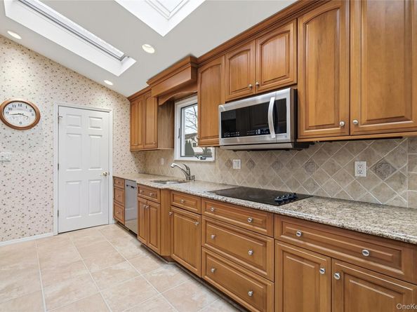 16 Pantzer Street, Smithtown NY 11787