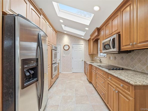 16 Pantzer Street, Smithtown NY 11787