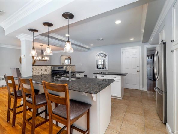 122 Pine Street, Rockville Centre NY 11570