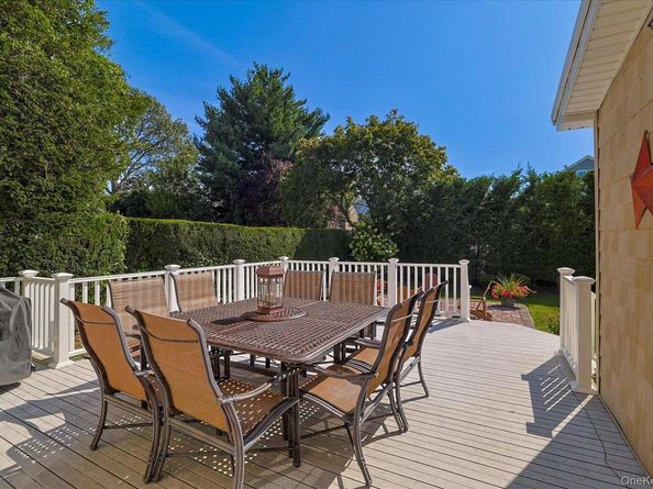 122 Pine Street, Rockville Centre NY 11570