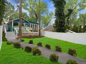 74 Richardson Avenue, East Hampton NY 11937