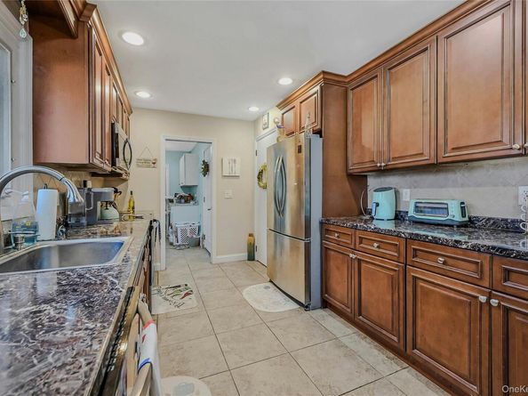 1599 Feureisen Avenue, Bohemia NY 11716