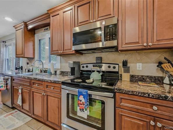 1599 Feureisen Avenue, Bohemia NY 11716