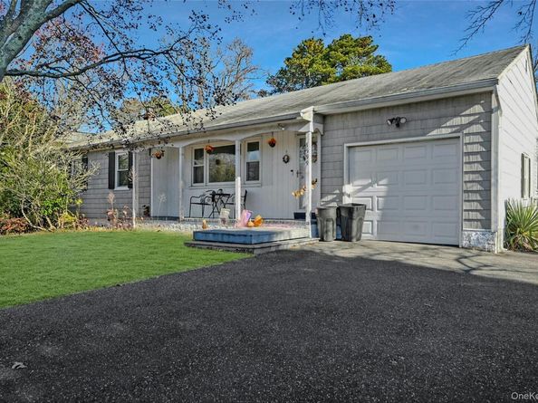 1599 Feureisen Avenue, Bohemia NY 11716