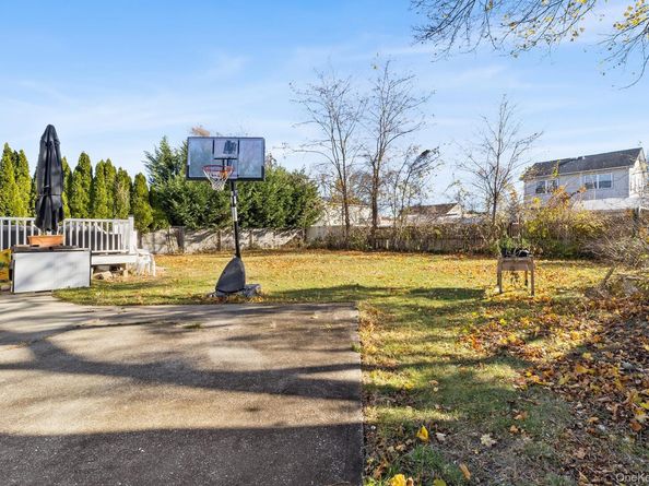 166 17th Street, West Babylon NY 11704