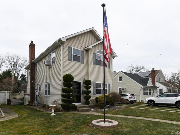 2688 Rosebud Avenue, Merrick NY 11566