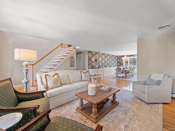 85 Fairview Avenue, Bayport NY 11705