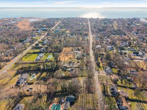 85 Fairview Avenue, Bayport NY 11705