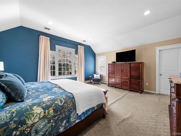 85 Fairview Avenue, Bayport NY 11705