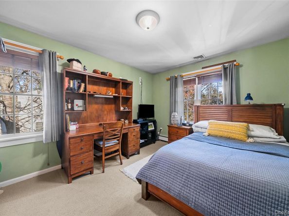 85 Fairview Avenue, Bayport NY 11705