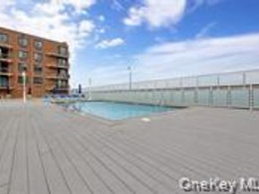 750 Broadway W 3M, Long Beach NY 11561