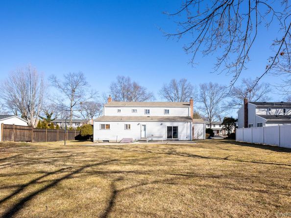 53 Tulipwood Dr, Commack NY 11725