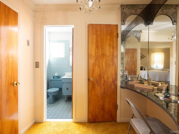 53 Tulipwood Dr, Commack NY 11725