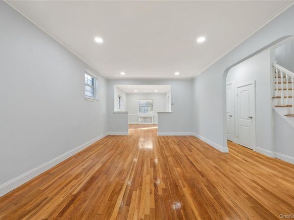 1150 E 214th Street, Bronx NY 10469