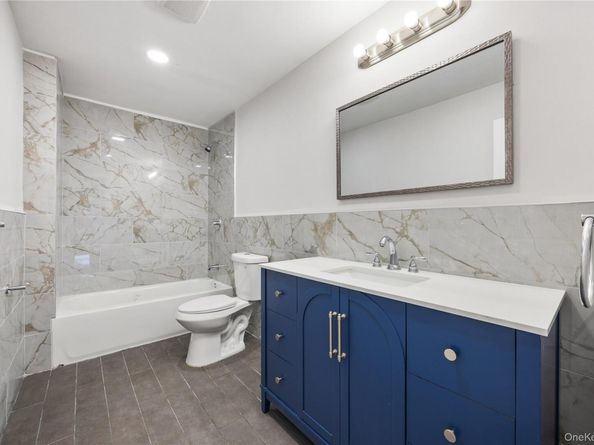 1150 E 214th Street, Bronx NY 10469