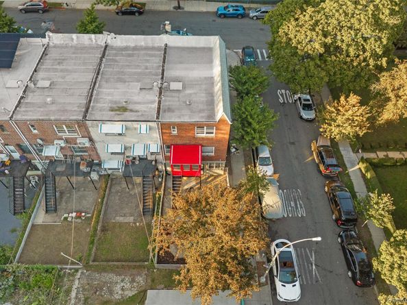 1150 E 214th Street, Bronx NY 10469