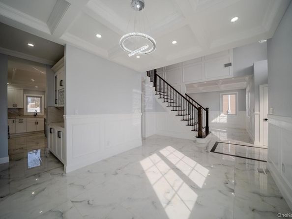 68 Spruce Street, Hicksville NY 11801