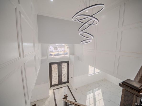 68 Spruce Street, Hicksville NY 11801