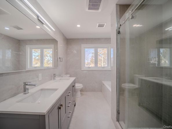 68 Spruce Street, Hicksville NY 11801