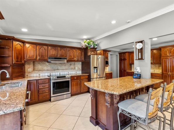 28 Mosshill Place, Stony Brook NY 11790