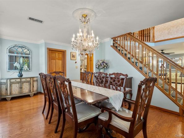 28 Mosshill Place, Stony Brook NY 11790
