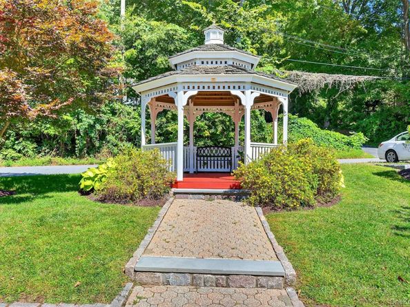 646 E Main Street, Jefferson Valley NY 10535