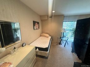 376 Central Avenue 3V, Lawrence NY 11559