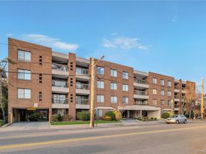 376 Central Avenue 3V, Lawrence NY 11559