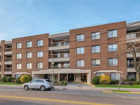 376 Central Avenue 3V, Lawrence NY 11559