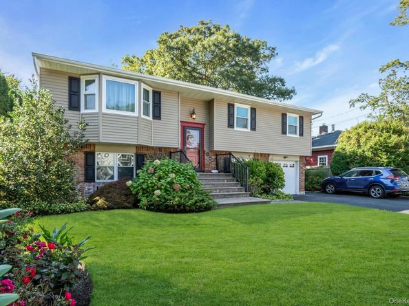 262 New Hampshire Avenue, Massapequa NY 11758