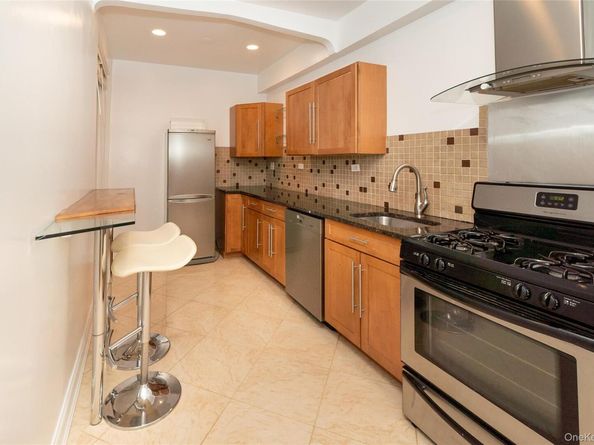 41-09 41st Street 1D, Sunnyside NY 11104