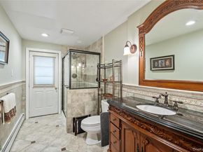 7 Chelsea Drive, Syosset NY 11791